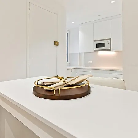 Spacious And Bright Париж