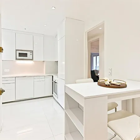 Spacious And Bright Апартаменты Париж