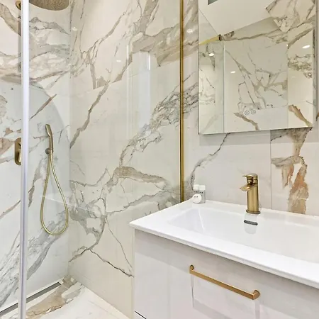 Апартаменты Spacious And Bright *