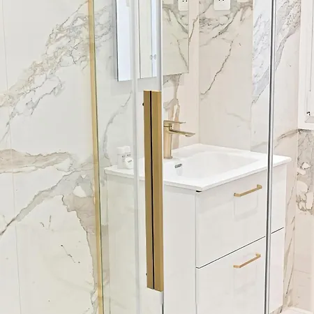 Апартаменты Spacious And Bright *