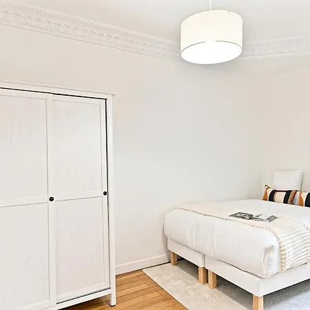 Spacious And Bright Апартаменты Париж