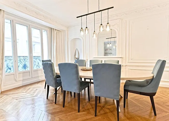 Spacious And Bright Appartement Paris
