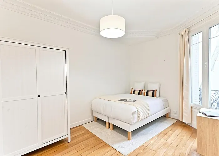 Spacious And Bright * 파리